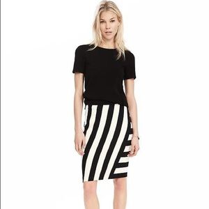 Banana Republic pencil skirt size 2